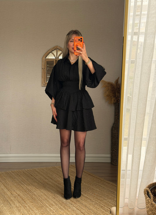 SİYAH BELİ KORSELİ ELBİSE