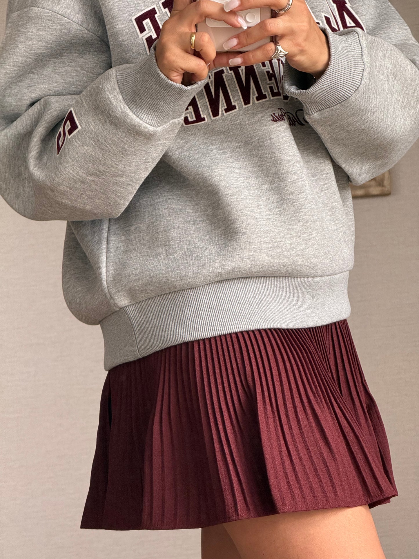 ARKASI ŞERİT DETAYLI SWEATSHIRT