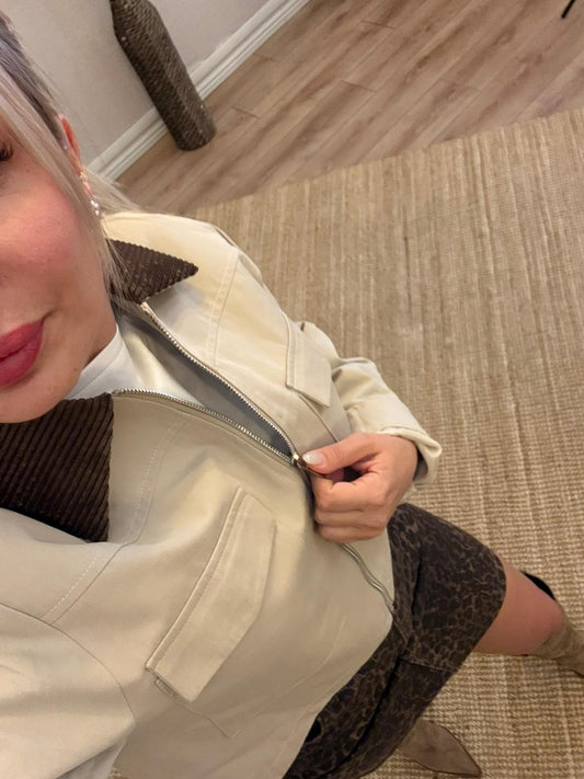 KAHVERENGİ KADİFE YAKA DETAYLI TRENÇKOT