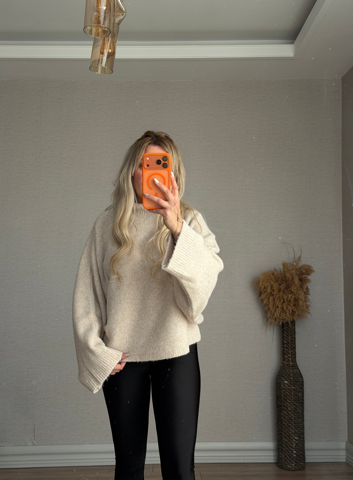 DİLVİN KREM RENK YARASA KOL KAZAK