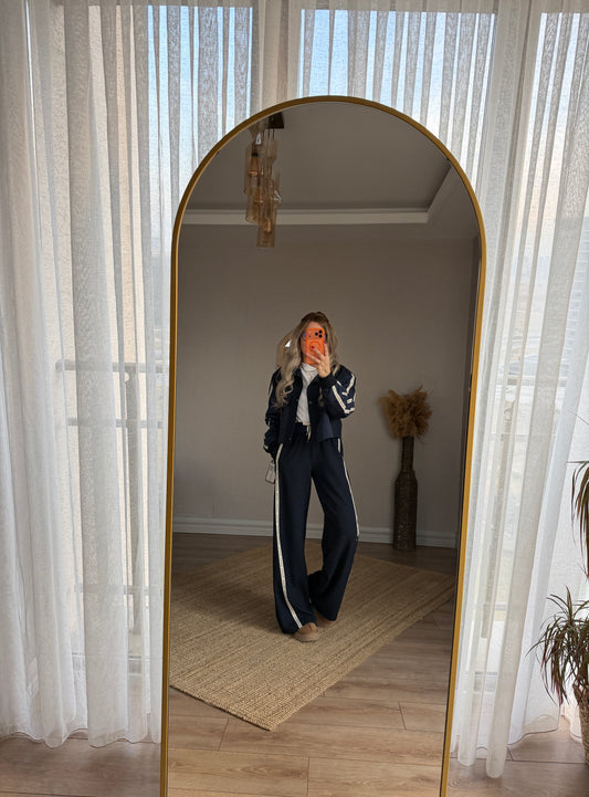 TEKNİK KUMAŞ DETAYLI LACİVERT TAKIM