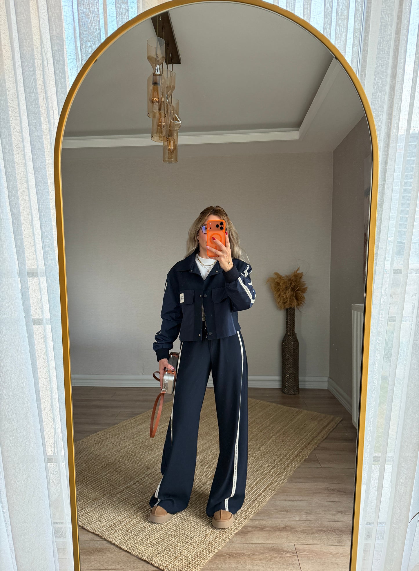 TEKNİK KUMAŞ DETAYLI LACİVERT TAKIM