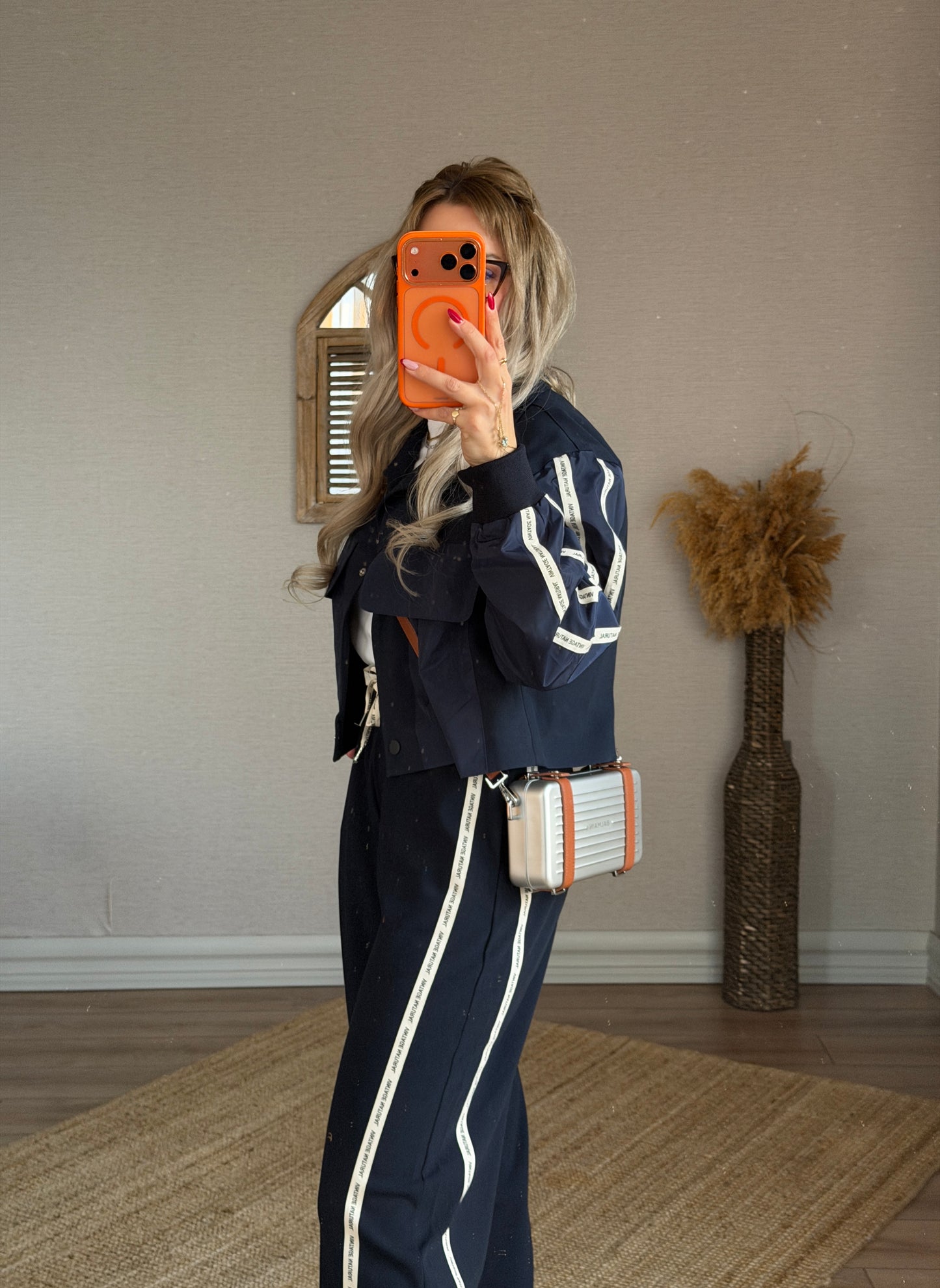 TEKNİK KUMAŞ DETAYLI LACİVERT TAKIM