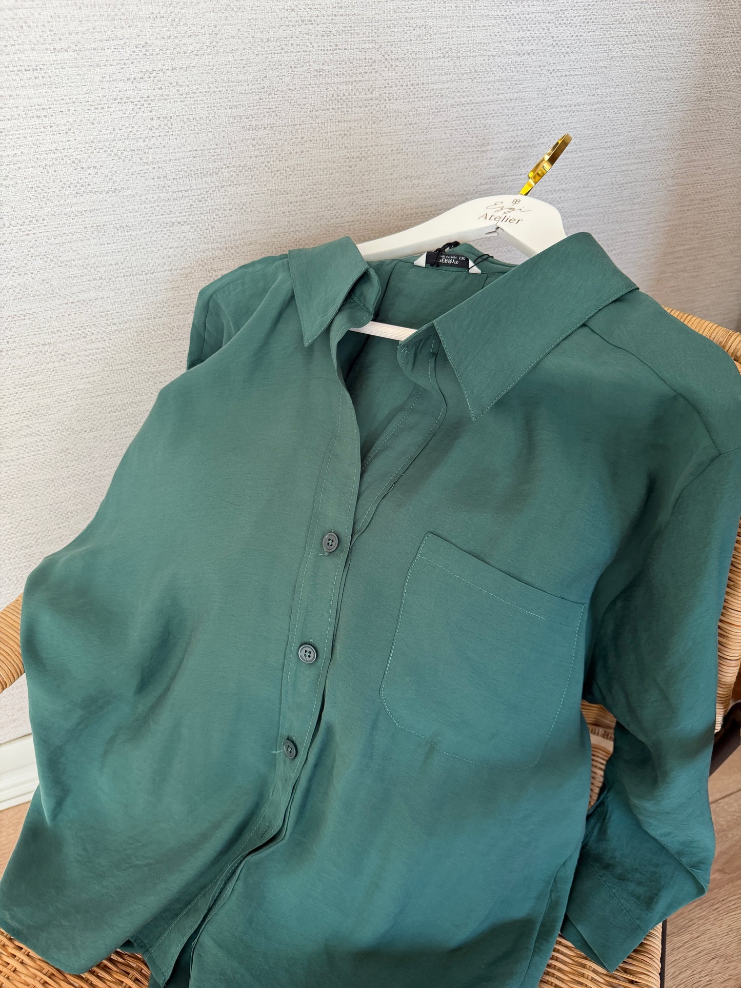 KOYU YEŞİL TENSEL GÖMLEK