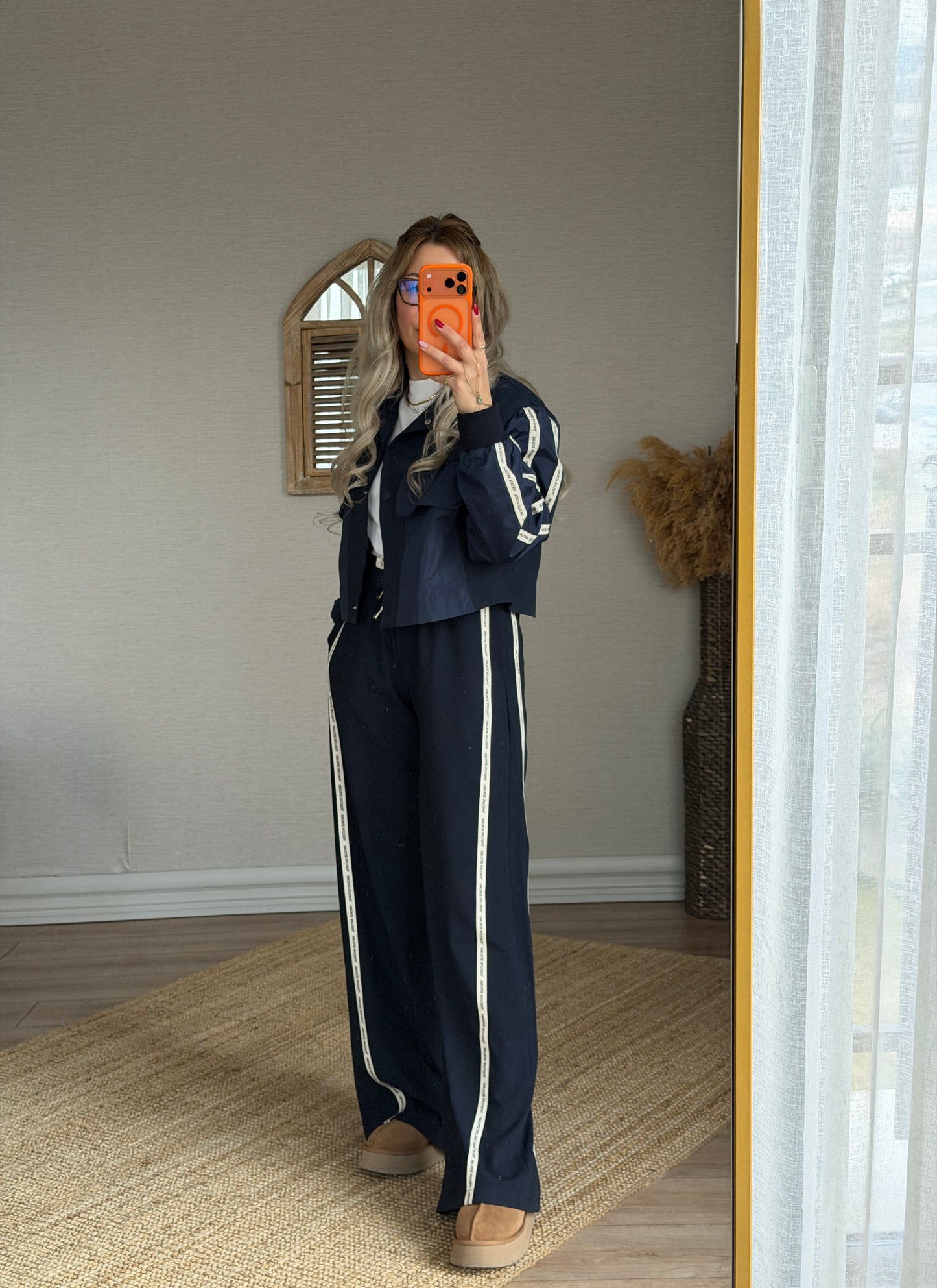 TEKNİK KUMAŞ DETAYLI LACİVERT TAKIM