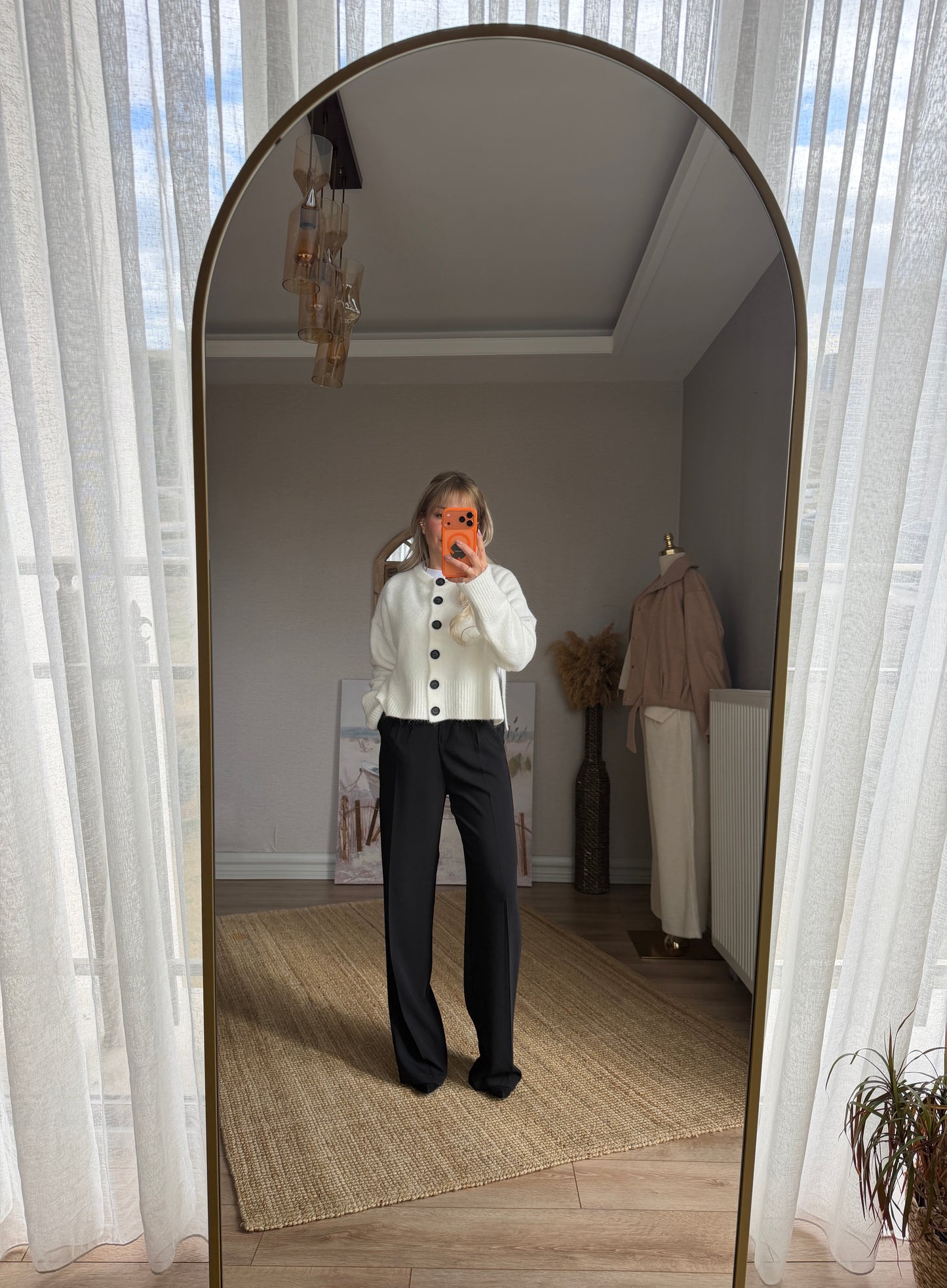 DİLVİN SİYAH DÜĞMELİ HIRKA