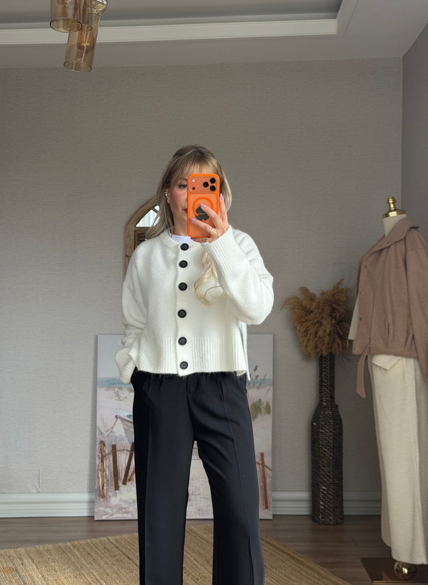 DİLVİN SİYAH DÜĞMELİ HIRKA