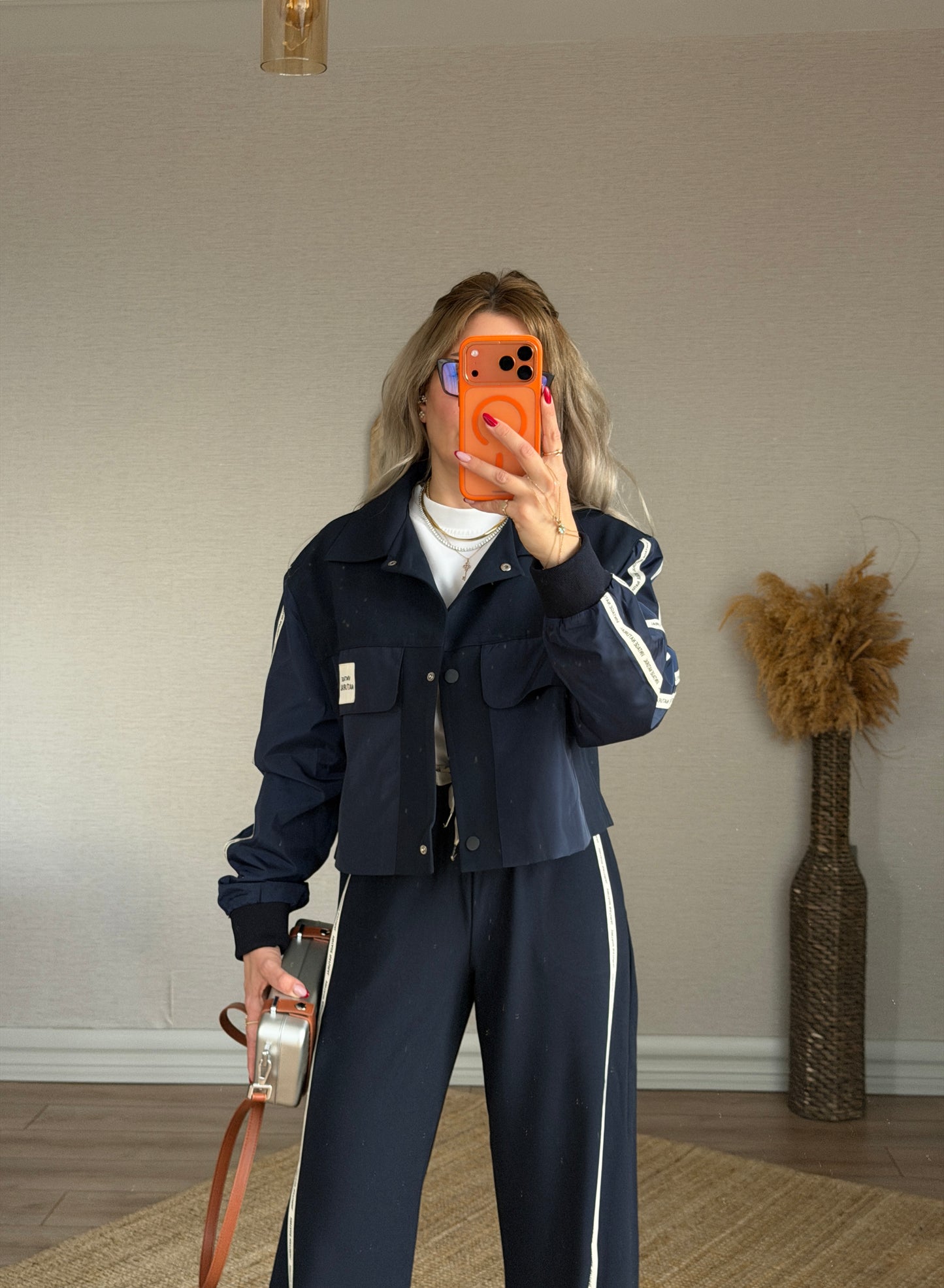 TEKNİK KUMAŞ DETAYLI LACİVERT TAKIM