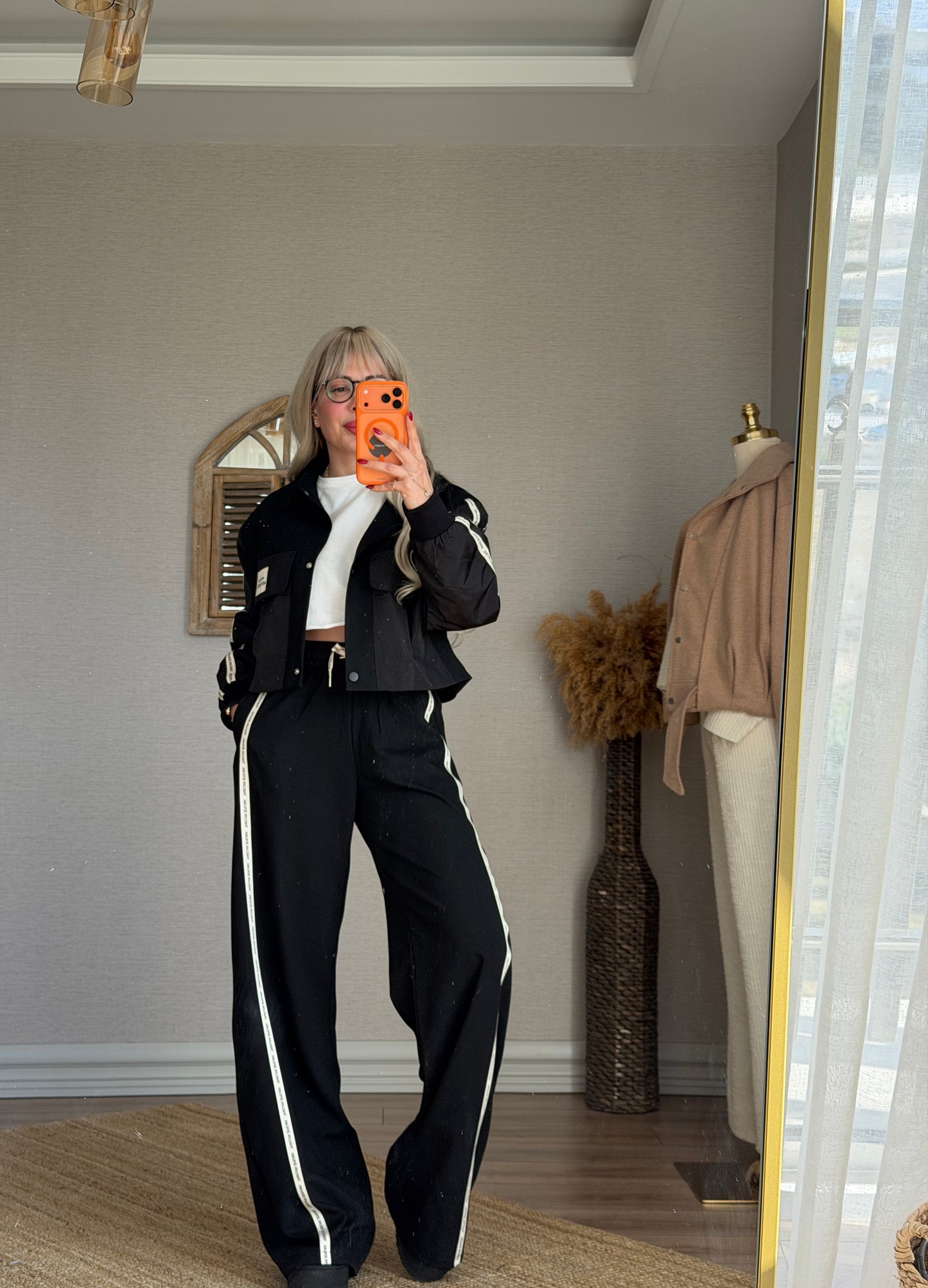 SİYAH ŞERİT DETAYLI TAKIM