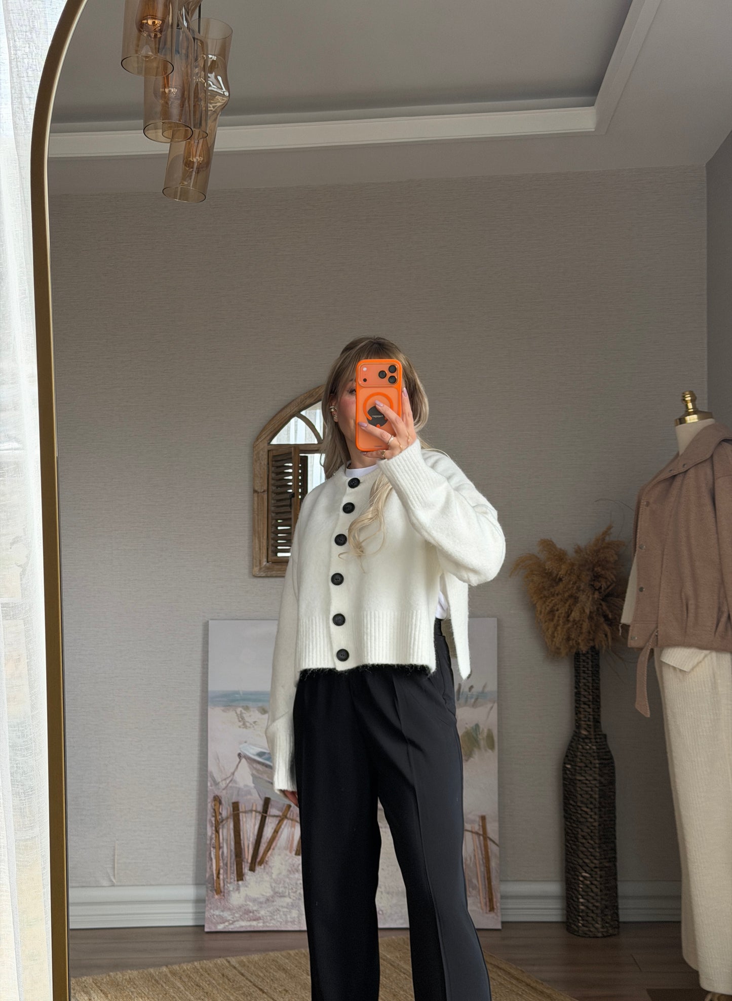 DİLVİN SİYAH DÜĞMELİ HIRKA