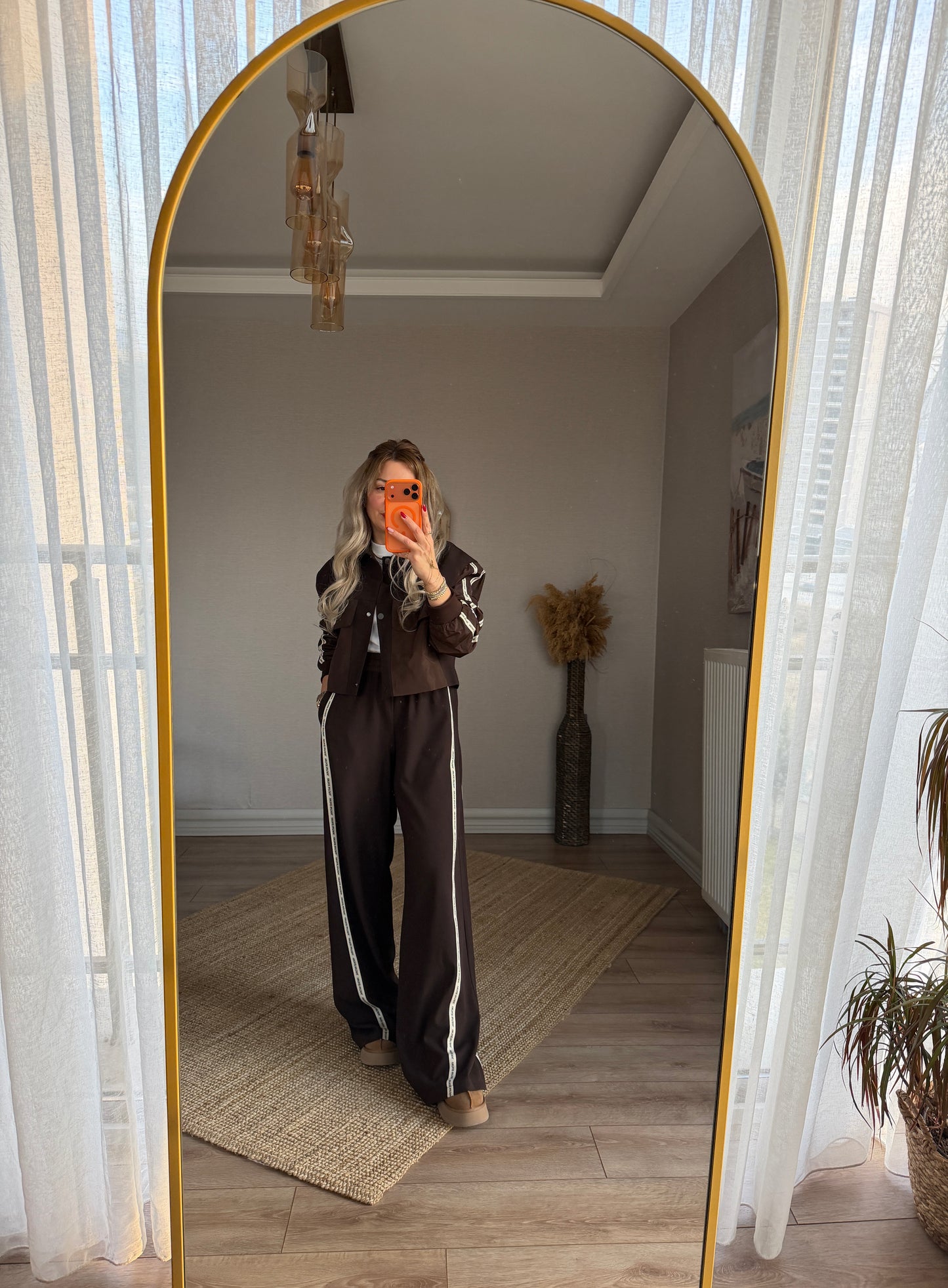 TEKNİK KUMAŞ DETAYLI KAHVERENGİ TAKIM