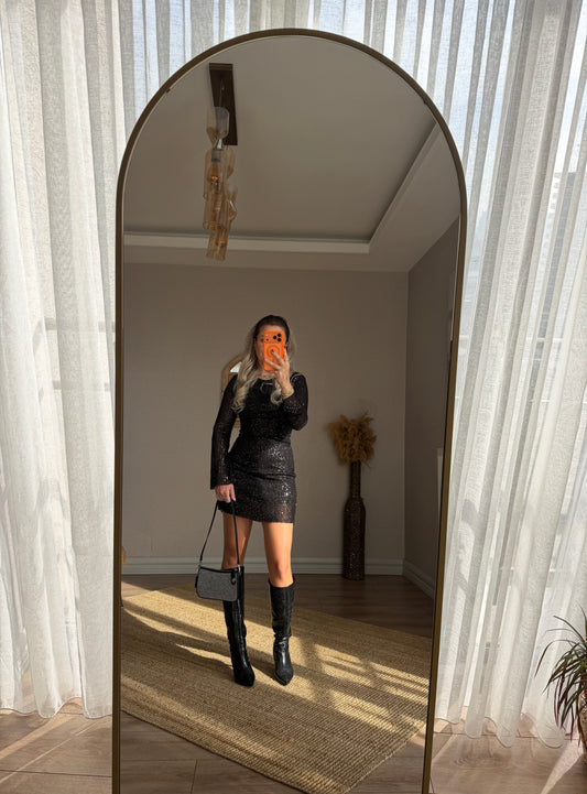 SİYAH PULLU ELBİSE