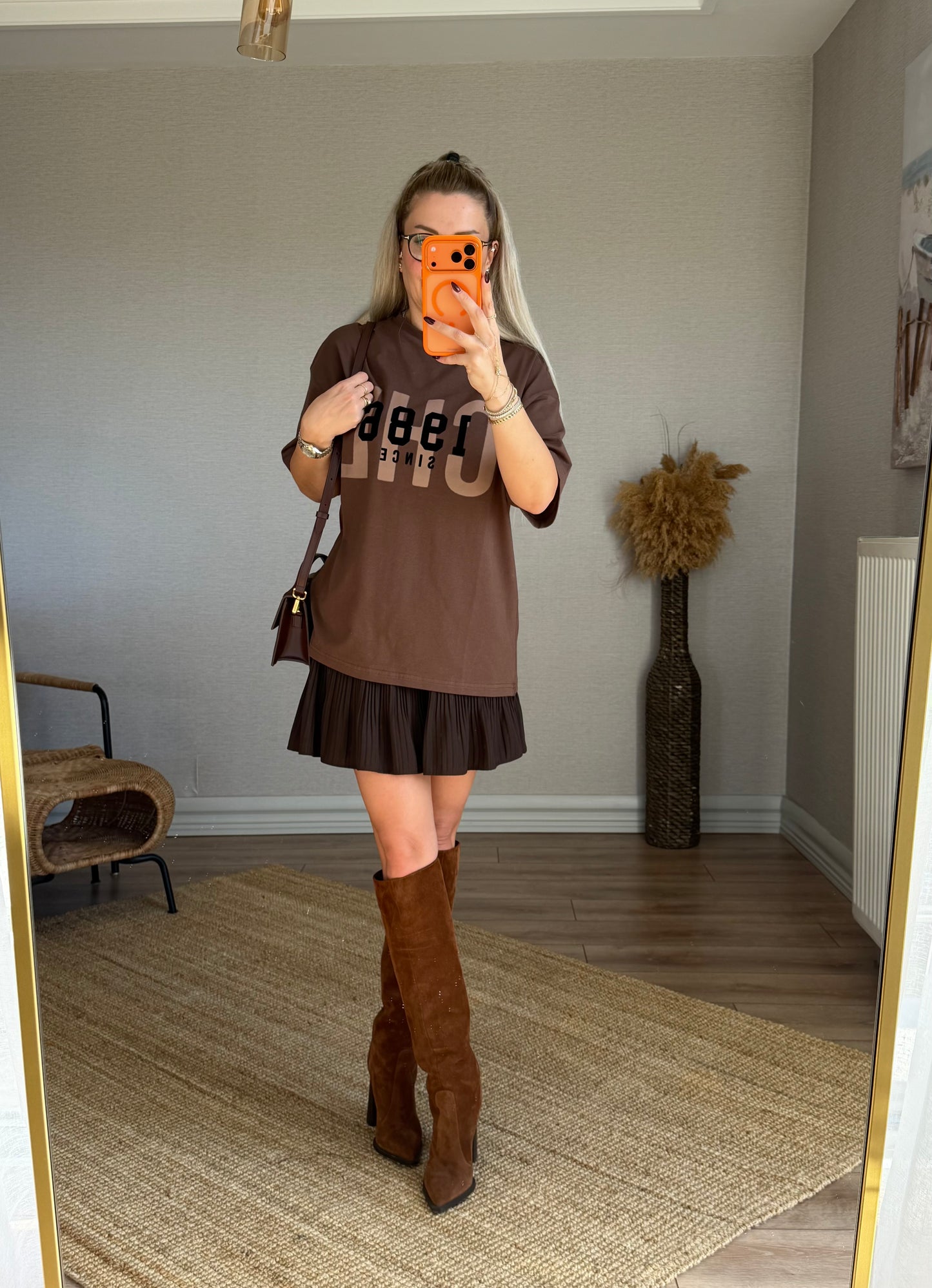 KAHVERENGİ TİŞÖRT