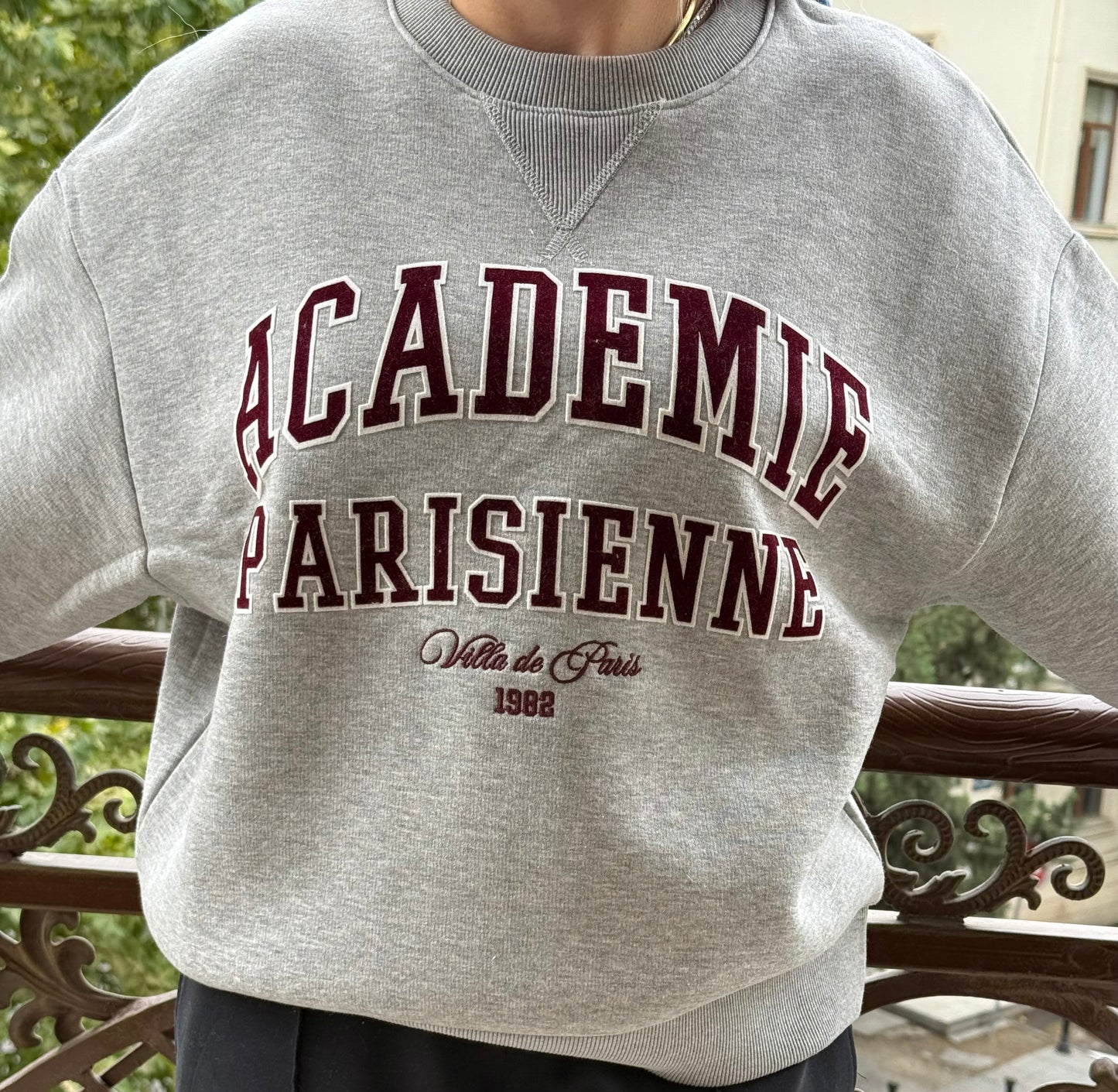 ARKASI ŞERİT DETAYLI SWEATSHIRT